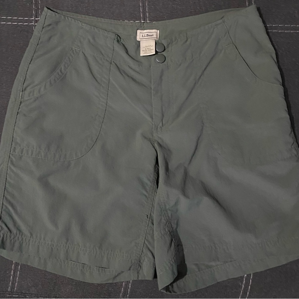 Water repellent shorts - like new!